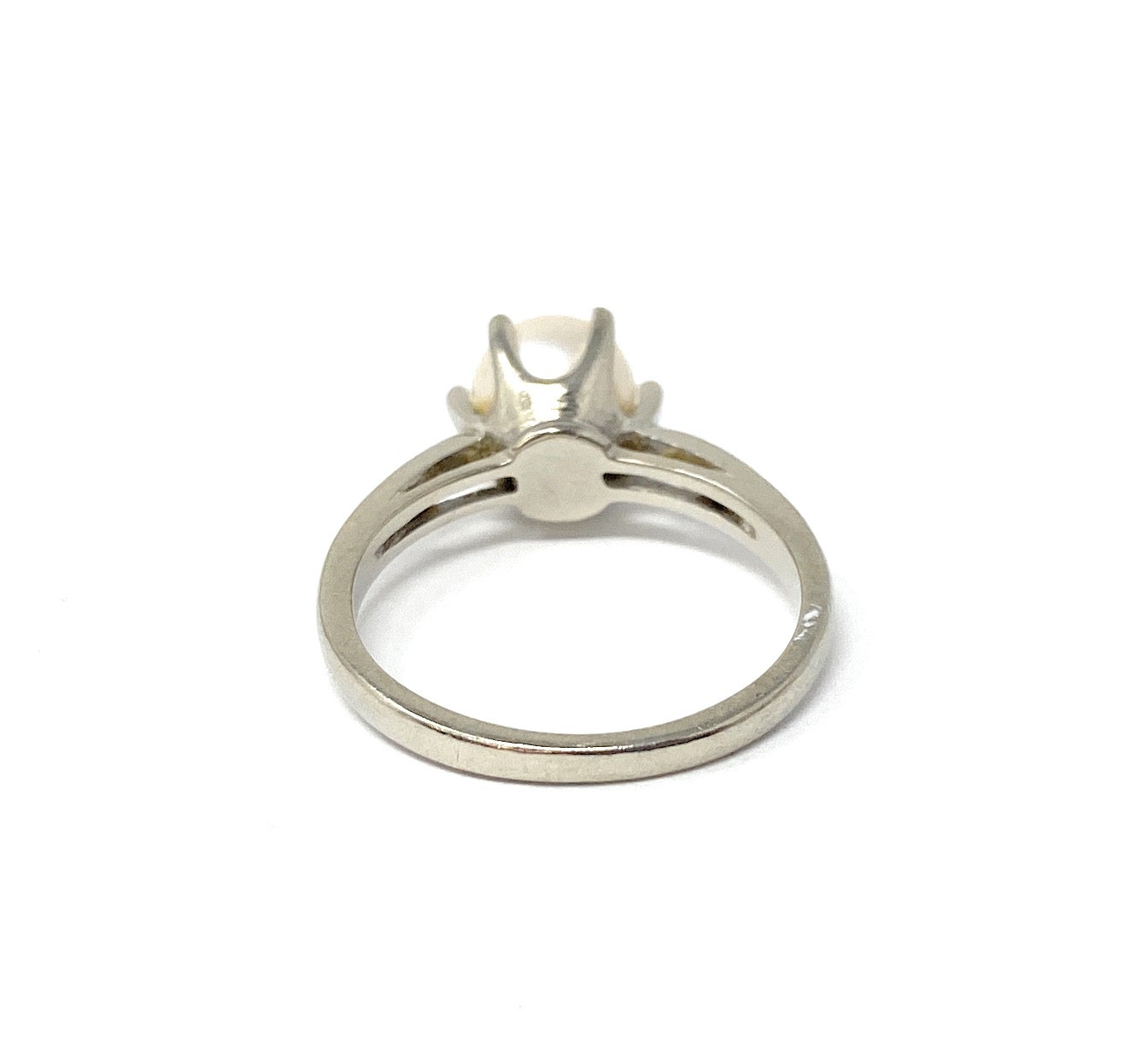 10k White Gold Pearl Ring 2.4g