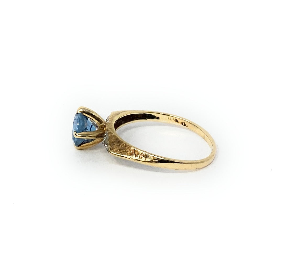 14k Blue Topaz Ring Size 6.5