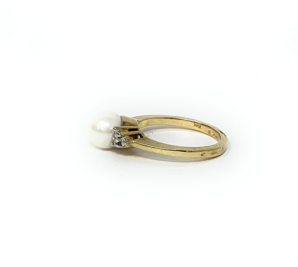 10k Pearl Ring Size 4.5