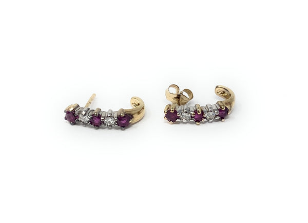 14k Earrings with Diamonds Chips 1.6g