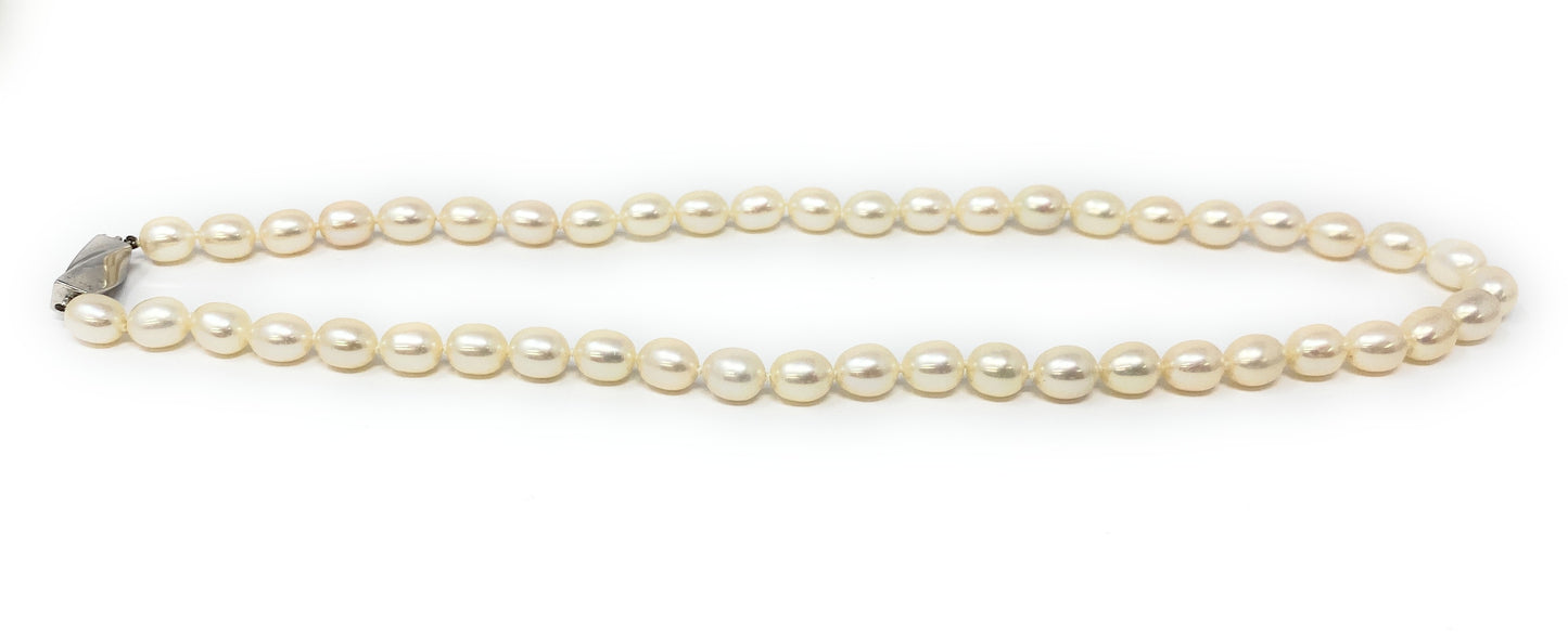 Tiffany & Co. Cream Pearl Beaded String & 925 Sterling Clasp Necklace 16"