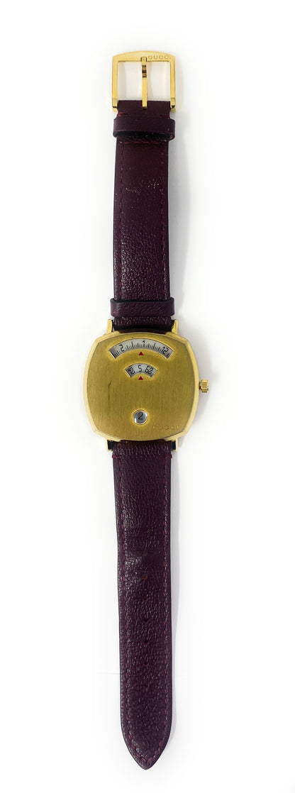 Gucci Grip GP 157.4 Men's Quartz Gold Tone Watch Burgundy Band - Running