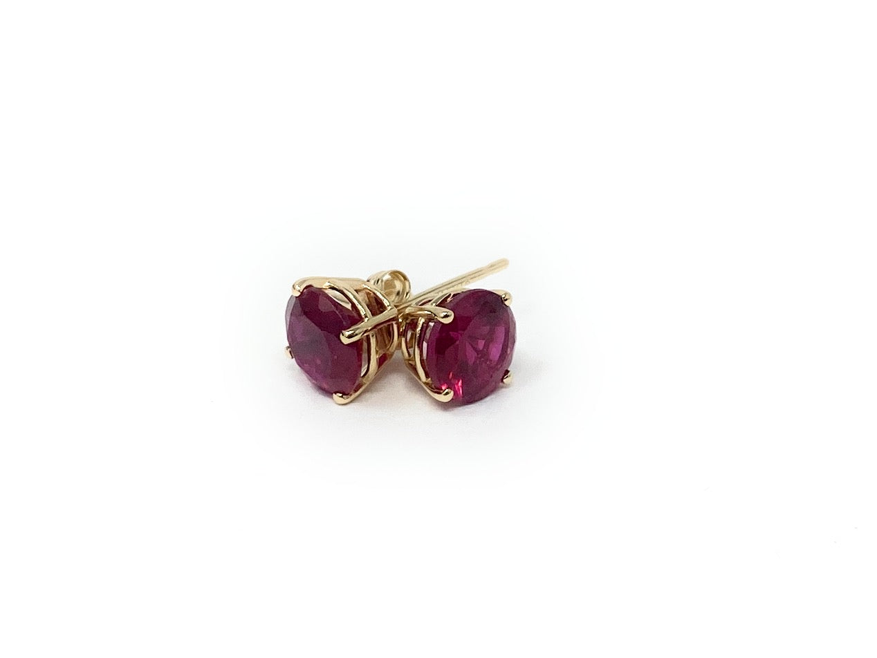 14k Red Stone Earring Studs .9g