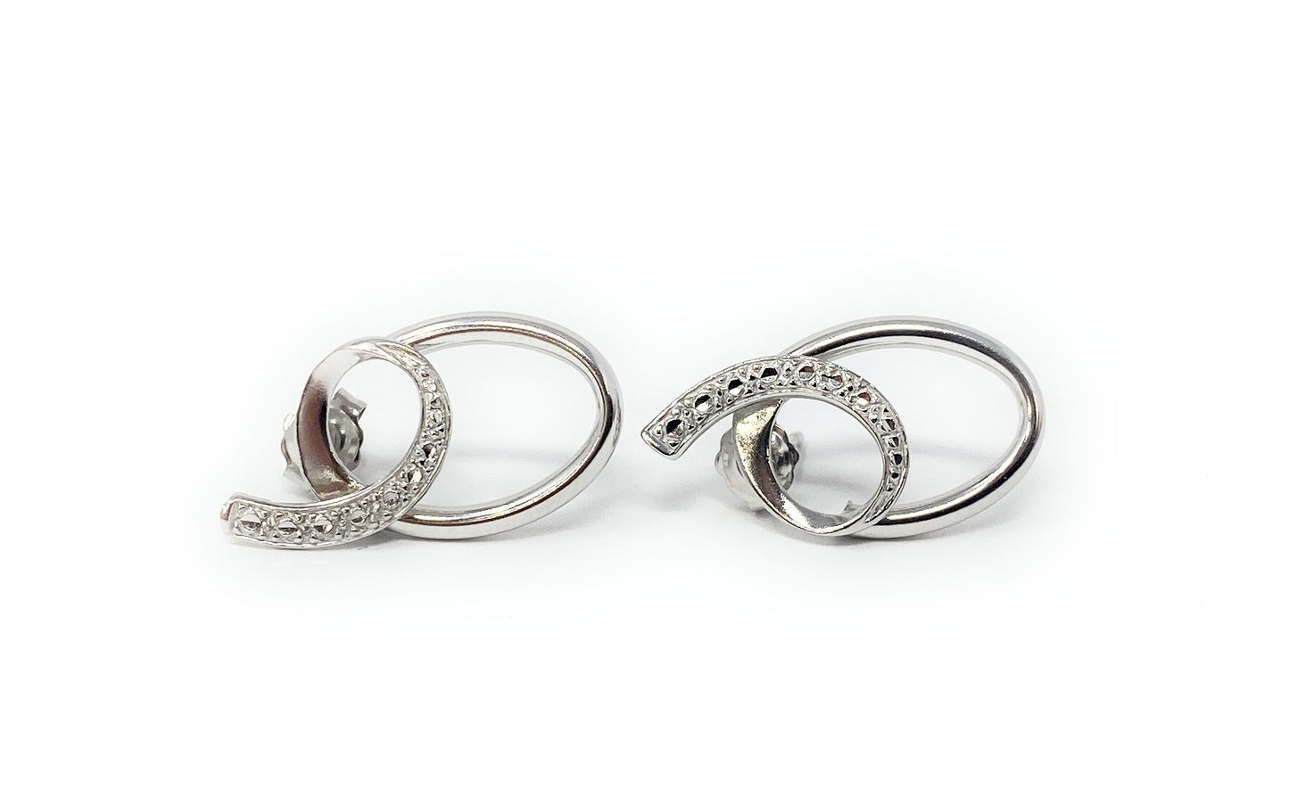 10k White Gold Earrings 2.1g