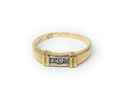 14k Yellow Gold Three CZ Stone Ring 2g