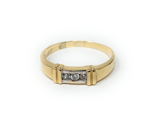14k Yellow Gold Three CZ Stone Ring 2g
