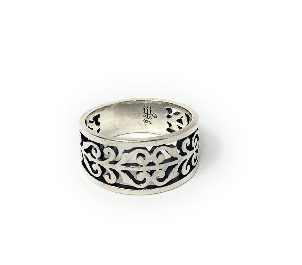 James Avery Retired Open Heart Scroll Band Sterling Silver Ring Size 6.5