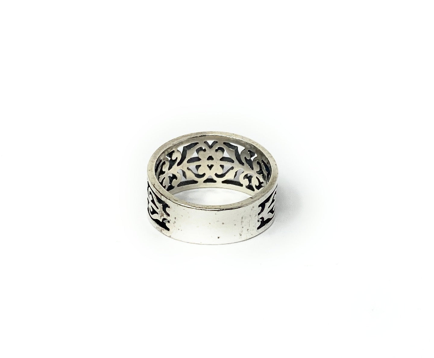 James Avery Retired Open Heart Scroll Band Sterling Silver Ring Size 6.5