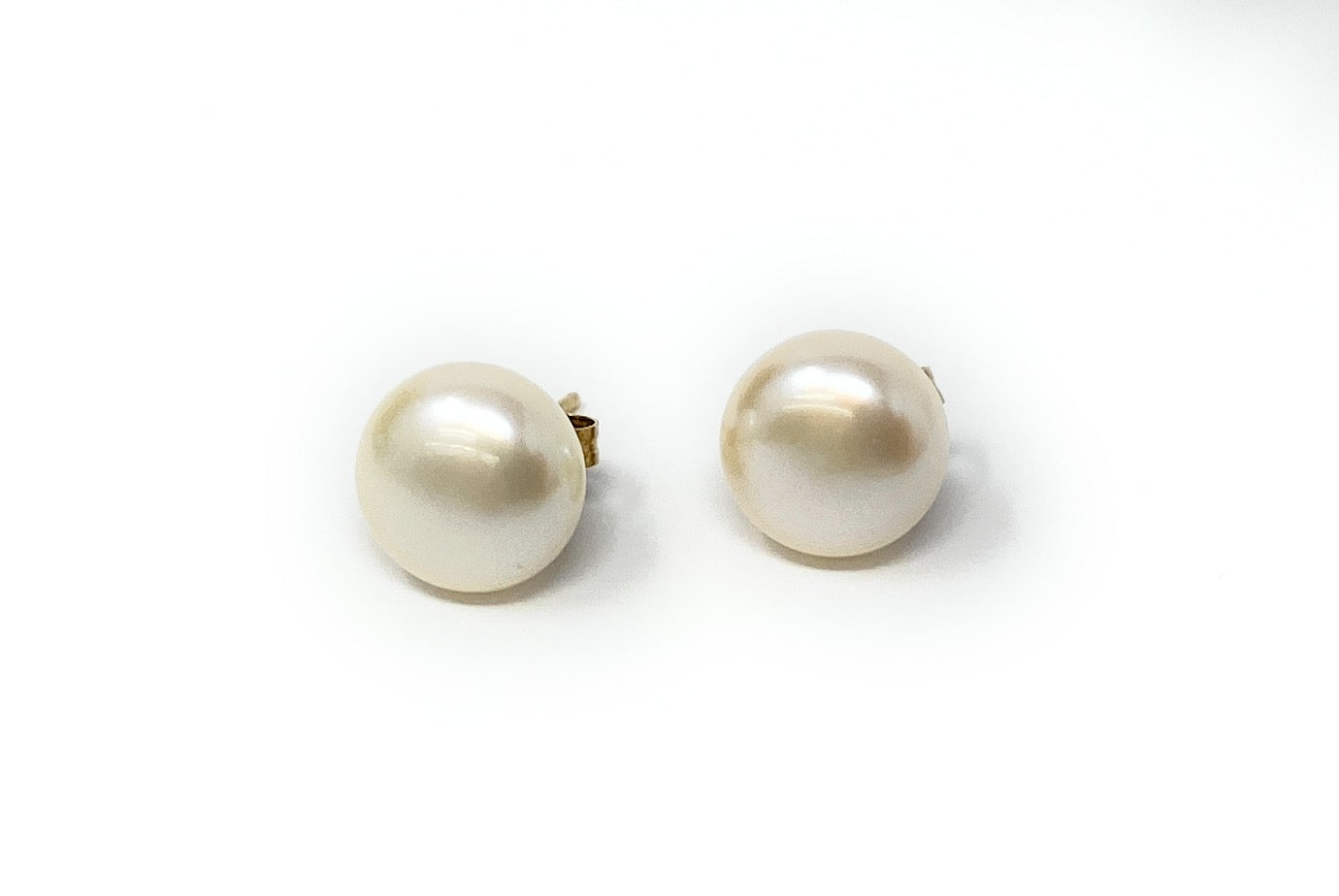 Pearl Studs w/14k Yellow Gold Posts 1g