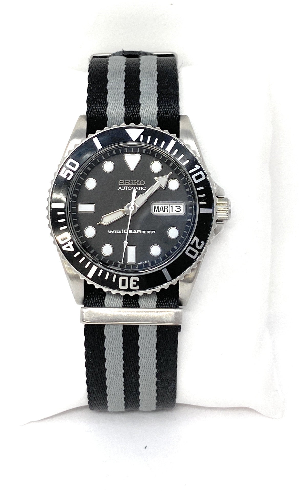 Seiko 7S26-0040 Automatic Water 10 Bar Resist Model: SKX033J
