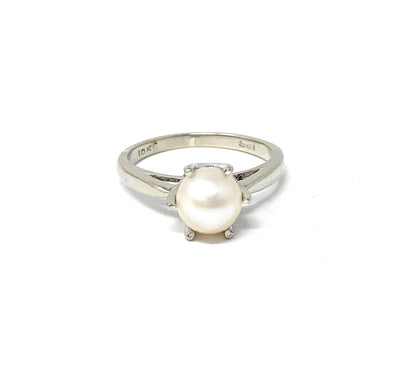 10k White Gold Pearl Ring 2.4g