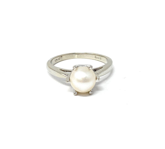 10k White Gold Pearl Ring 2.4g